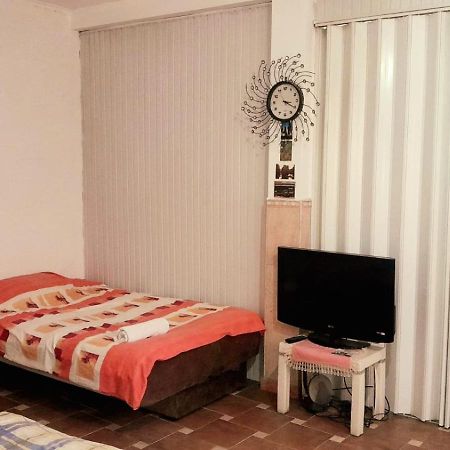 斯科普里Adem'S Cozy Terrace Retreat住宿加早餐旅馆 外观 照片